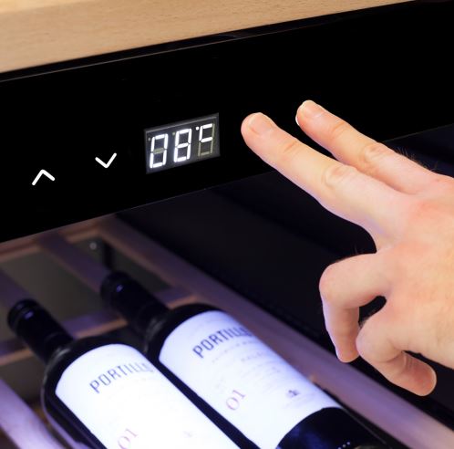 ���� ��� ��� ������ ����� 24 ������� Caso ���� WineExclusive 24 Smart